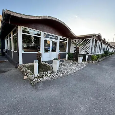 Federico Ii 3* نابولي