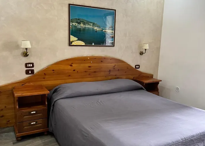 Federico Ii Hotel Nápoles
