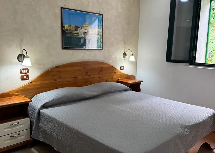 Federico Ii Νάπολη